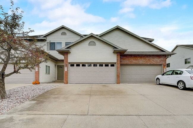 Primary Photo - 2966 Kentville Dr
