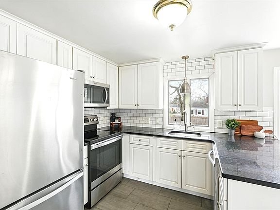 Building Photo - 52 Boulay Cir