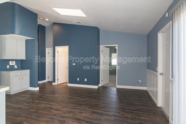 Building Photo - 903 Connecticut St