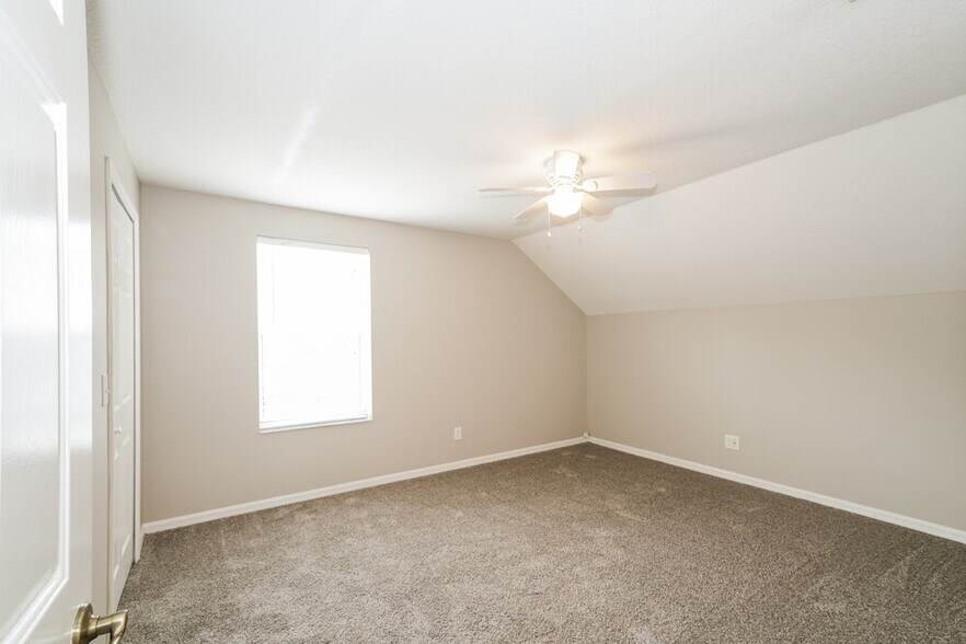 Building Photo - 3202 Shamrock Park Pl