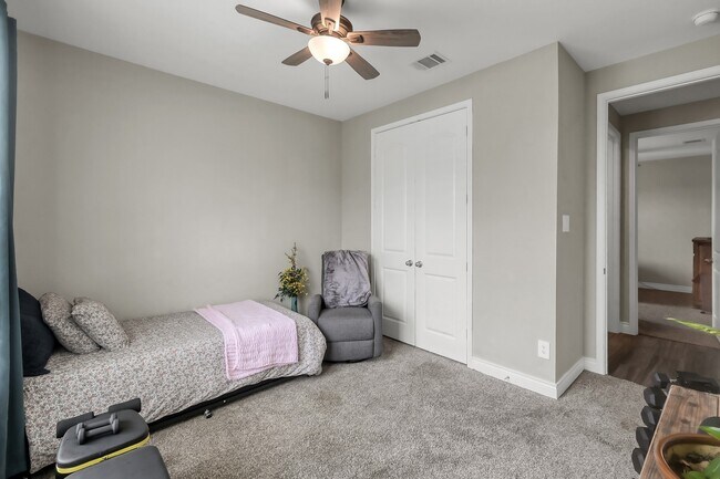 Building Photo - 20151 Bushwick Falls Dr