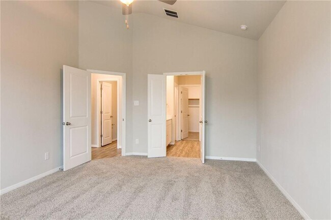 Building Photo - 17012 Lathrop Ave