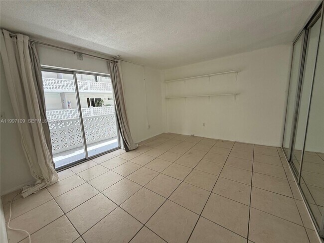 Building Photo - 1620 West Ave