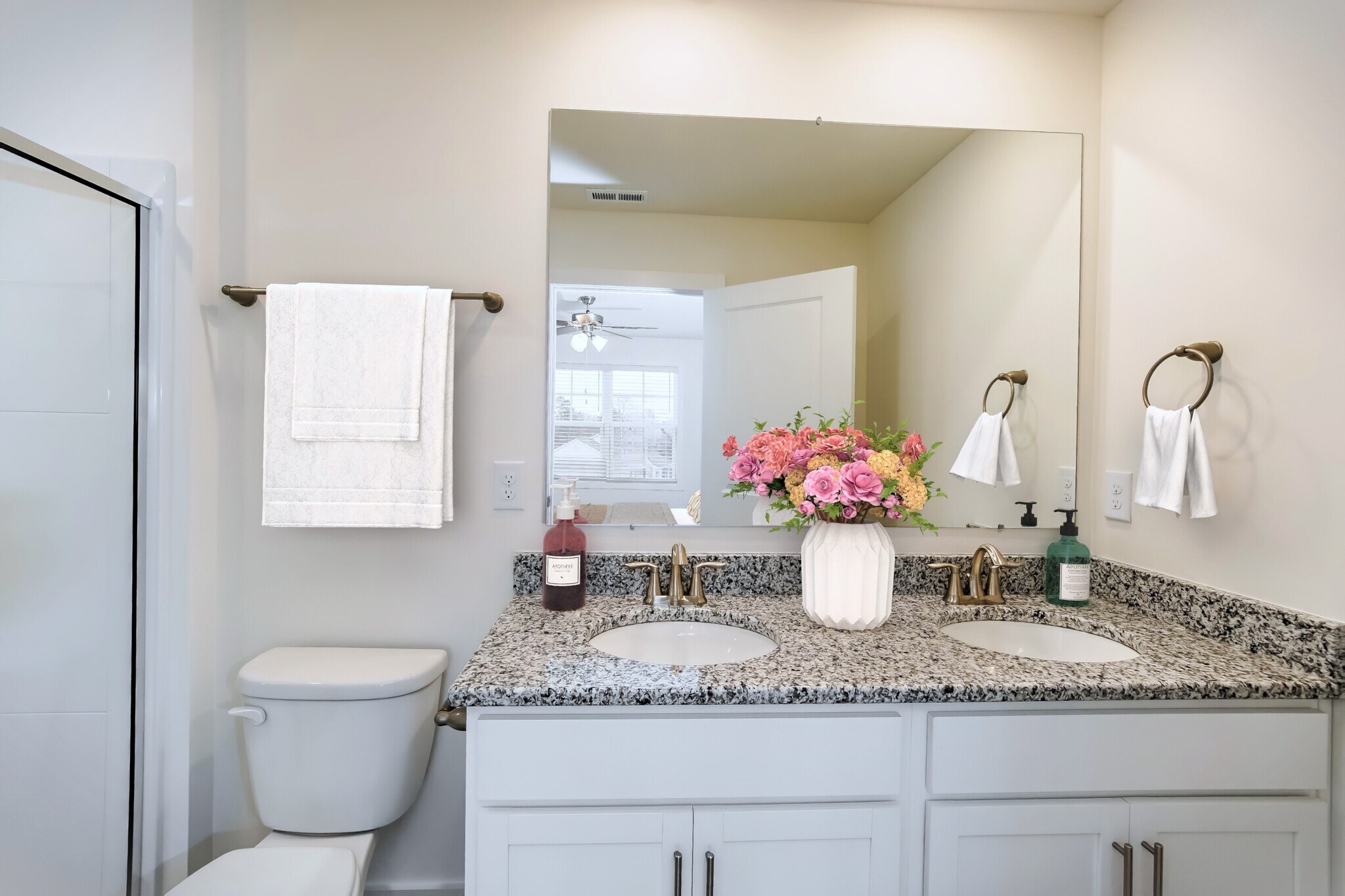 Building Photo - 2521 Legg Ln