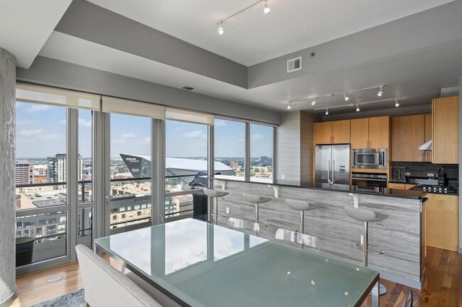 Building Photo - 929 Portland Ave