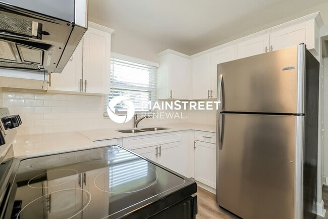 Building Photo - 4 Bedroom Pet-Friendly Home in WINTER HAVE...