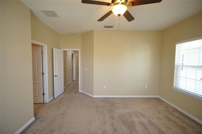 Building Photo - 7001 Interbay Blvd