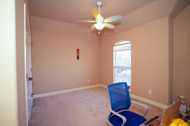Building Photo - 11608 Spicewood Pkwy