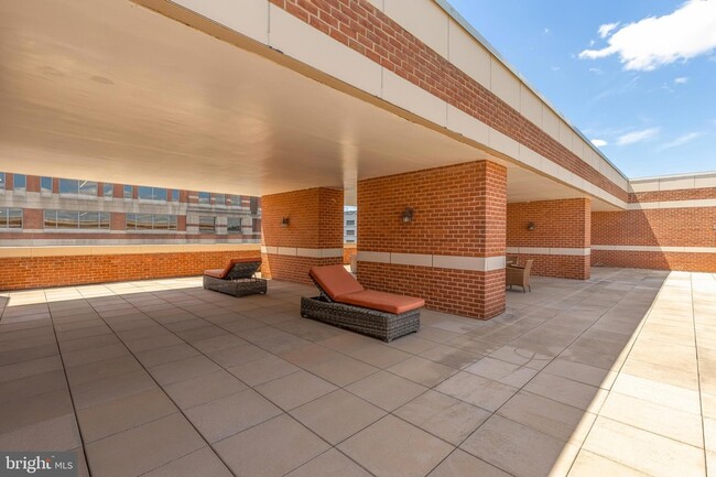 Building Photo - 2301 N Street NW Unit 606