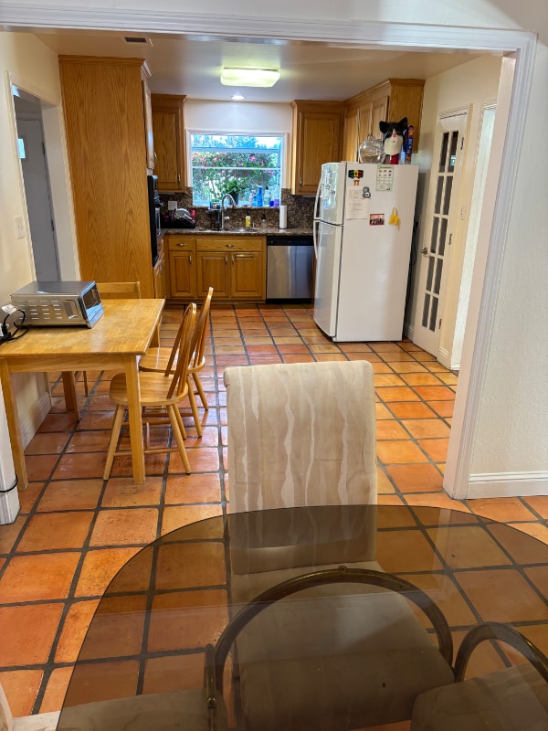 Building Photo - 520 Linford Pl