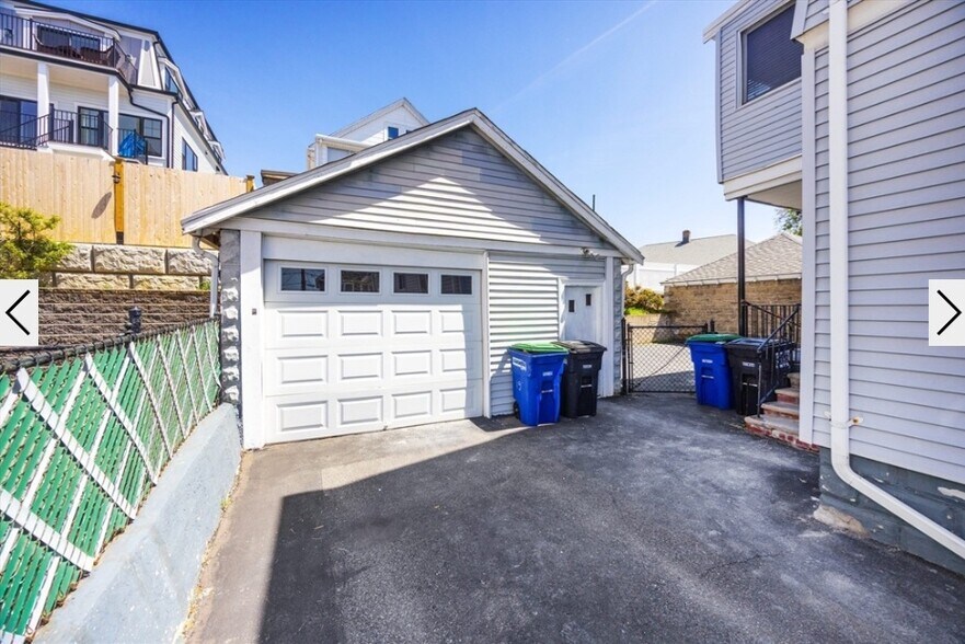 Building Photo - 17 Puritan Rd