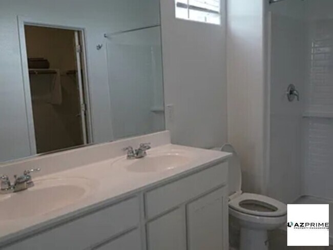 Building Photo - Nice Homes