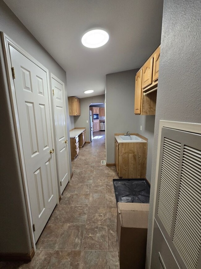 Building Photo - Beautiful Country Home, Powell Butte