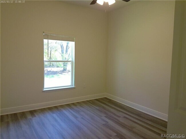 Building Photo - 7202 Everest Ave