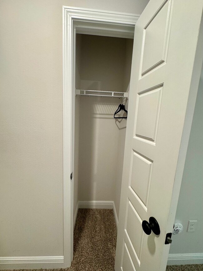 Building Photo - 272 The Prado