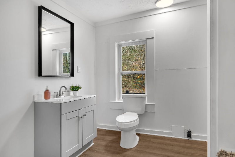 Building Photo - 292 Halls Hollow Rd