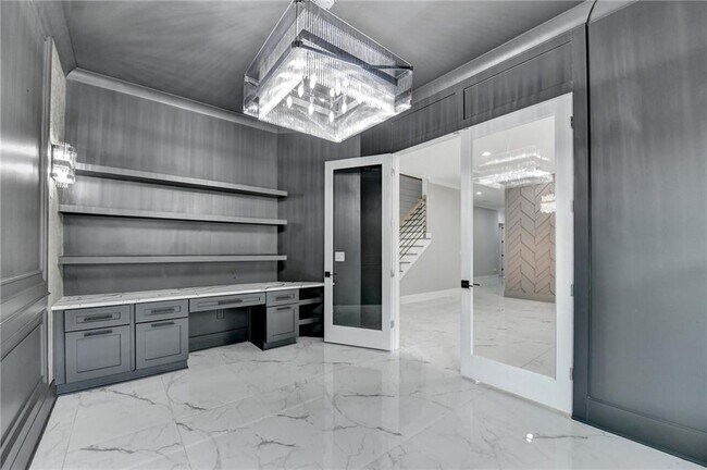 Building Photo - 960 Nours Cir SE