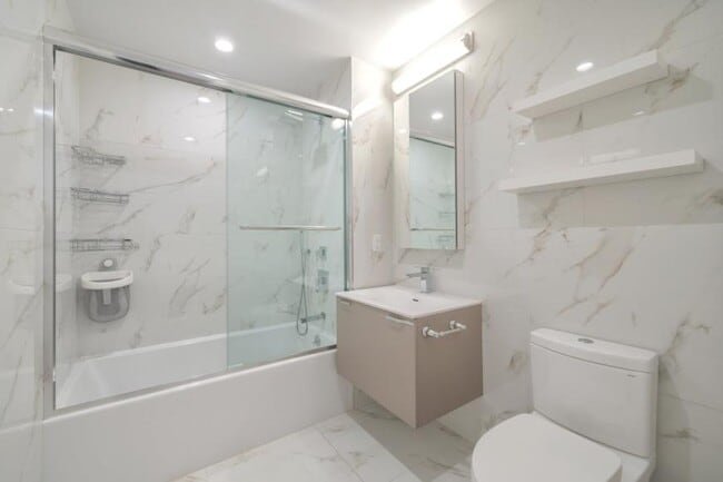 Building Photo - 3 bedroom in Brooklyn NY 11223