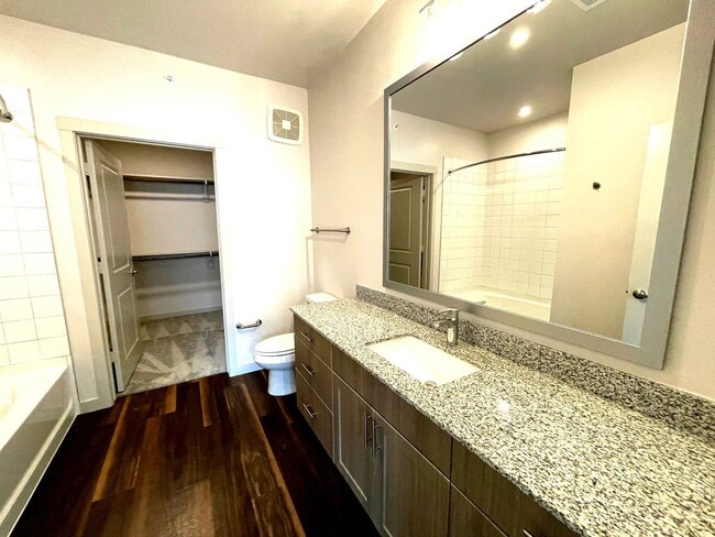 Building Photo - 15117 Fishtrap Bike Path