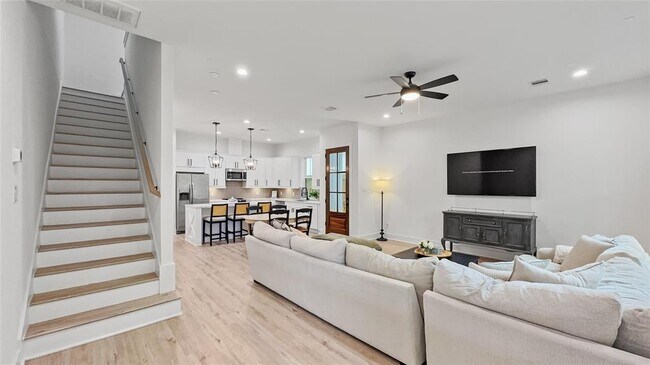 Building Photo - 6423 Highland Pine Ln