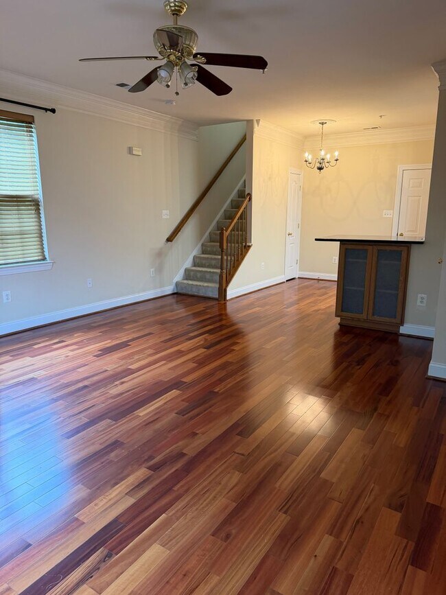 Building Photo - 908 Orchard Ridge Dr