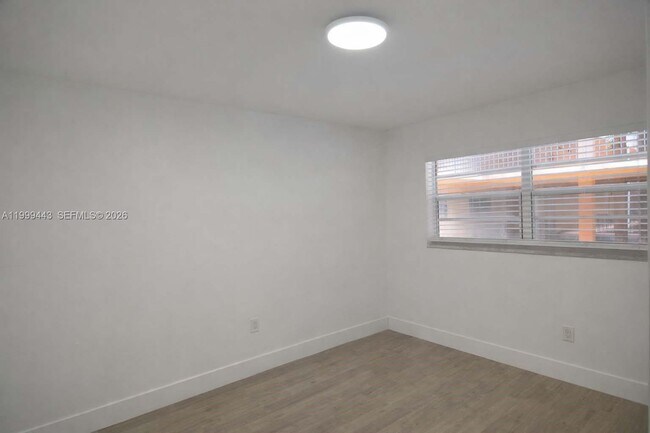 Building Photo - 6780 W 2nd Ct