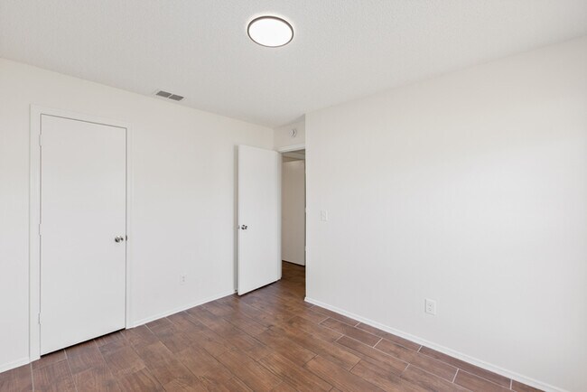 Building Photo - 1238 Padgett Cir