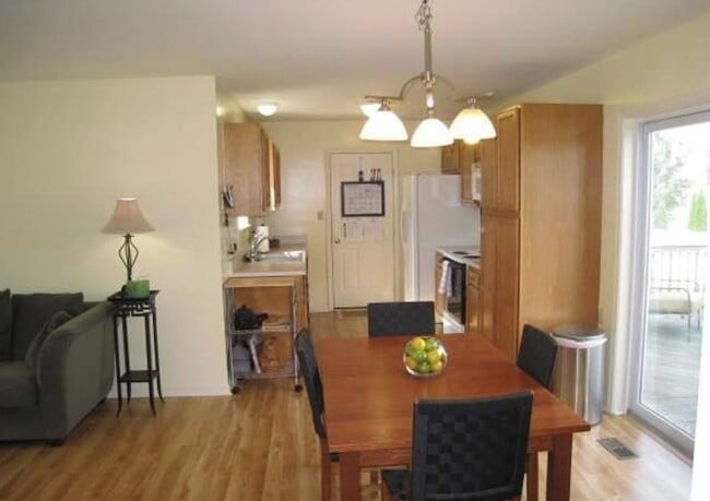 Building Photo - Beautiful 3 Bedroom, 2 Bath Home in Red Lion Schools!