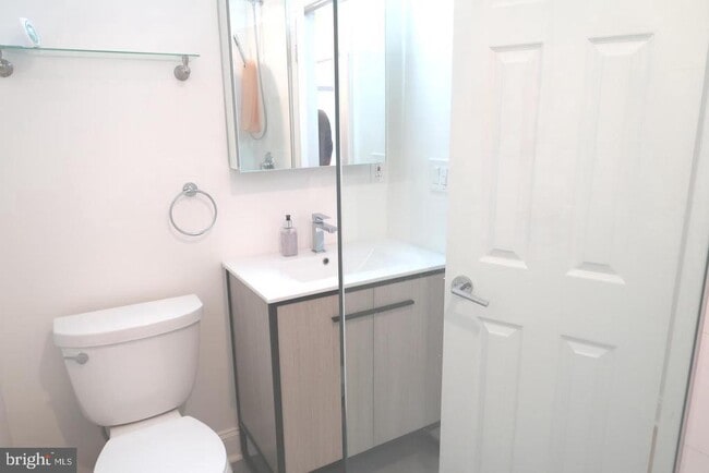 Building Photo - 9530 Ashbourn Dr