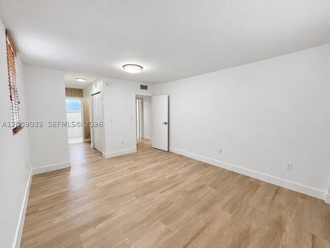 Building Photo - 14150 SW 84th St