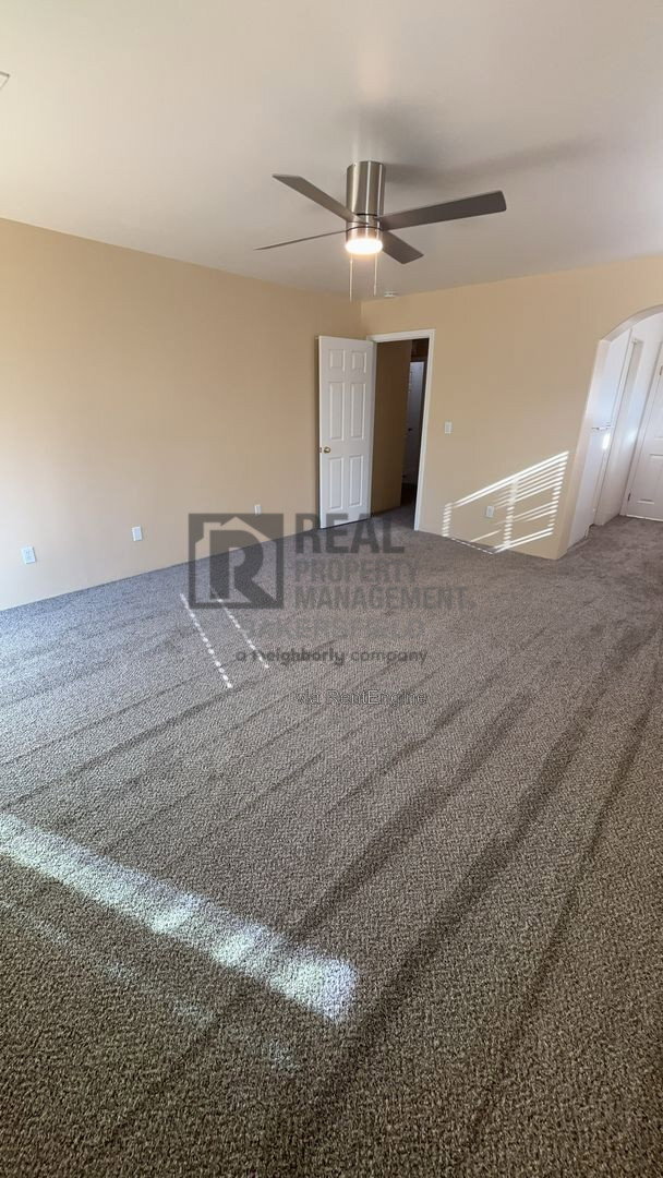 Building Photo - 9913 Pavilion Dr