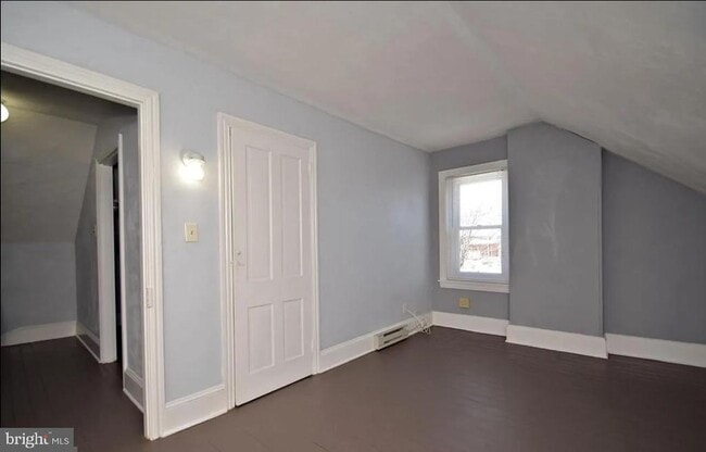 Building Photo - 423 Breckenridge St