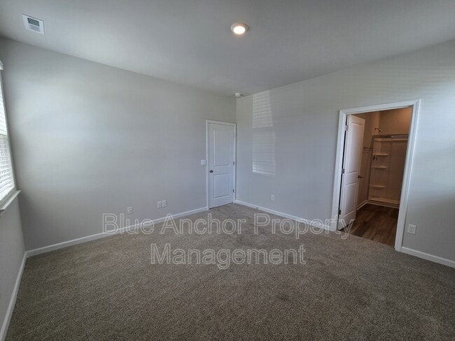 Building Photo - 77 Bonaparte St
