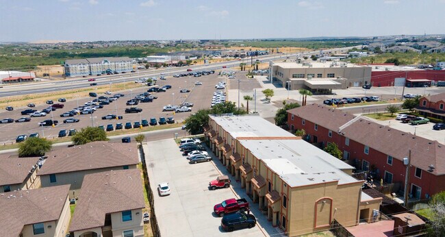 Building Photo - 1020 Dickey Ln