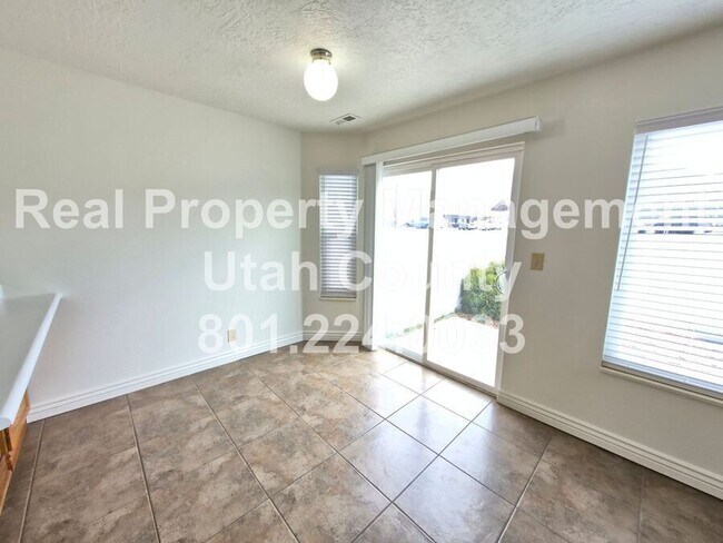 Building Photo - 747 Hanover Dr