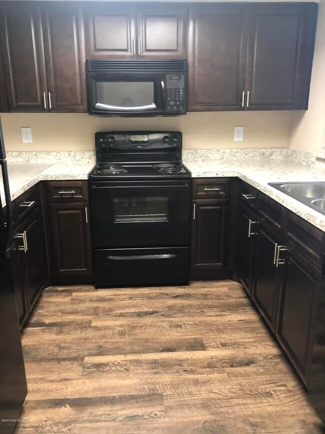 Building Photo - 2917 Regency Dr