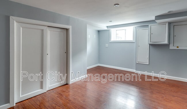 Building Photo - 320 S Newkirk St