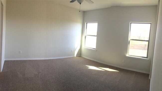 Building Photo - 1516 Chama Dr