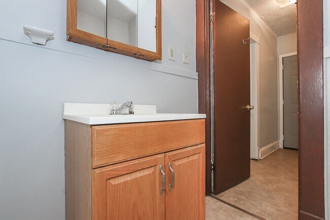 Building Photo - 2811 Henninger Rd