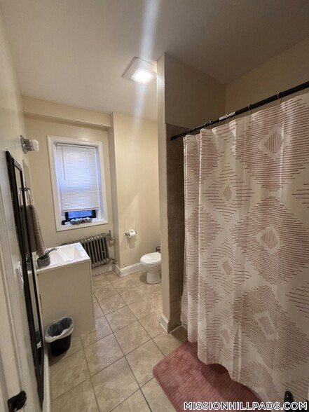 Building Photo - 252 Warren St