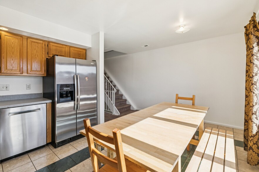 Building Photo - 3379 Frederick St