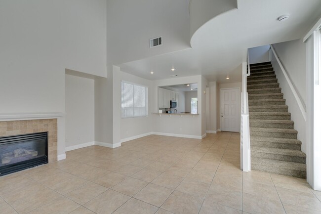 Building Photo - Beautiful 3-Bedroom Home in Silverado Ranch