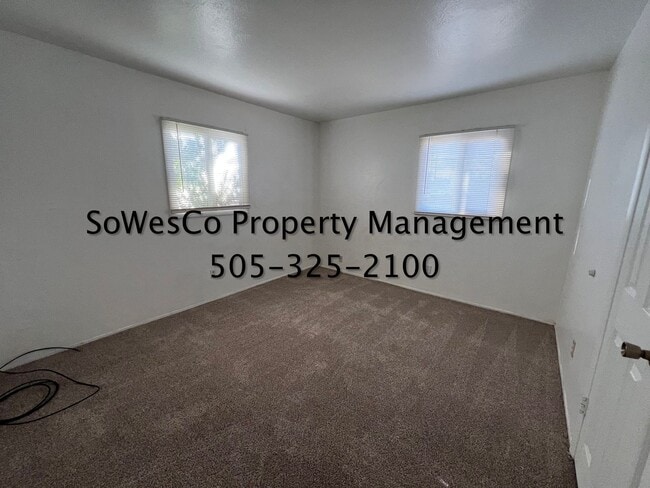 Building Photo - 3 Bedroom 2 Bath, 1 Car Garage and new flooring!