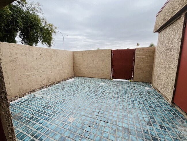 Building Photo - 5041 N 40th Ave