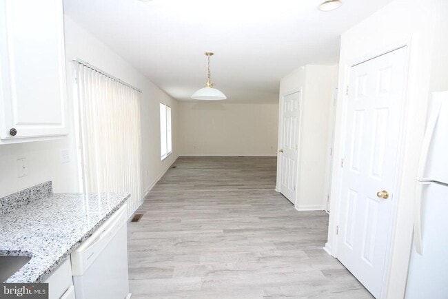 Building Photo - 43 Thomas Harmon Dr