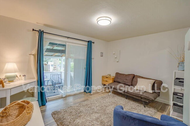 Building Photo - 1206 Grand Blvd