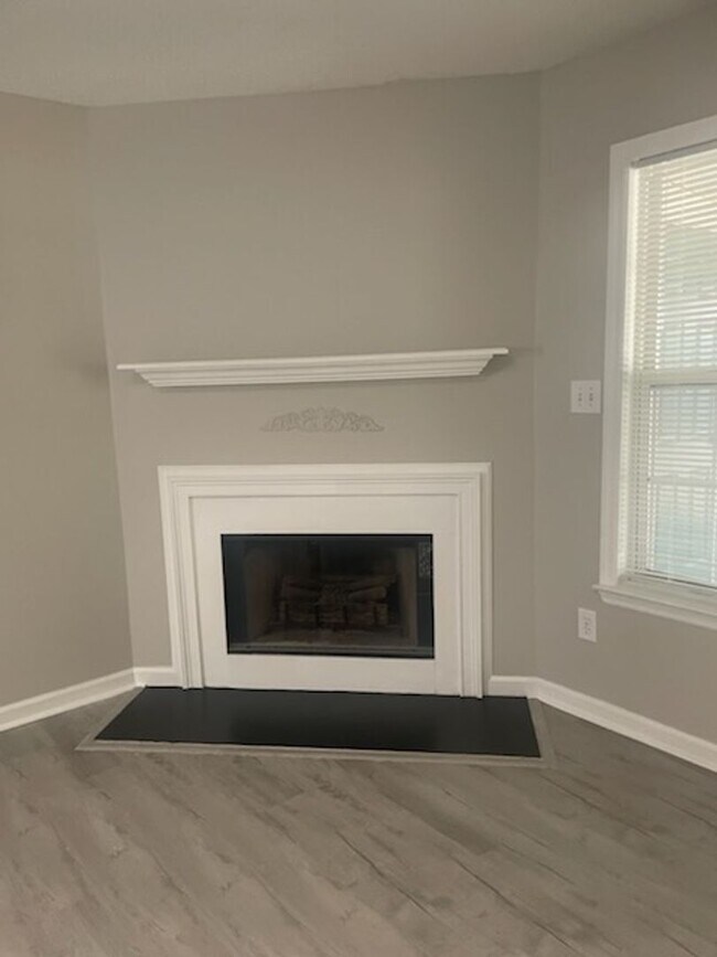 Building Photo - 203 Kitts Dr