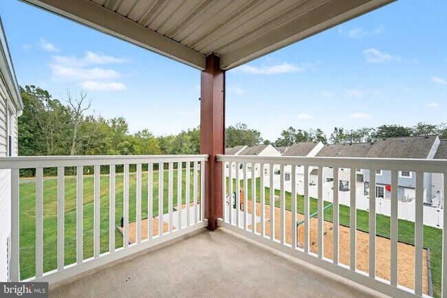 Building Photo - 102 Chesterfield Ln