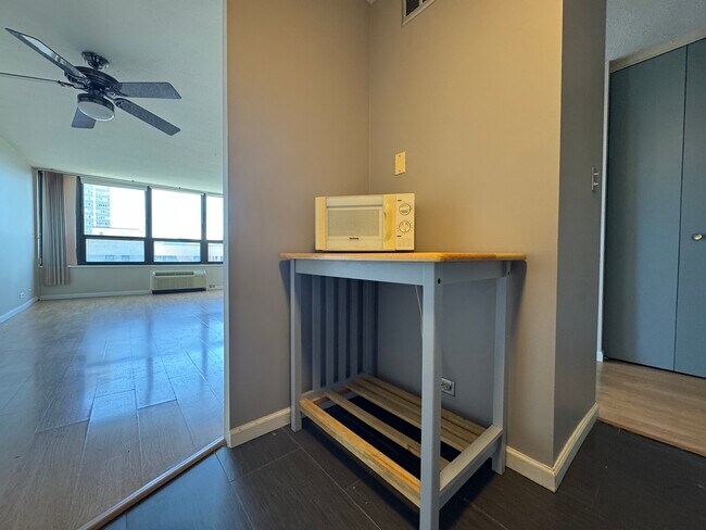 Building Photo - 5100 N Marine Dr