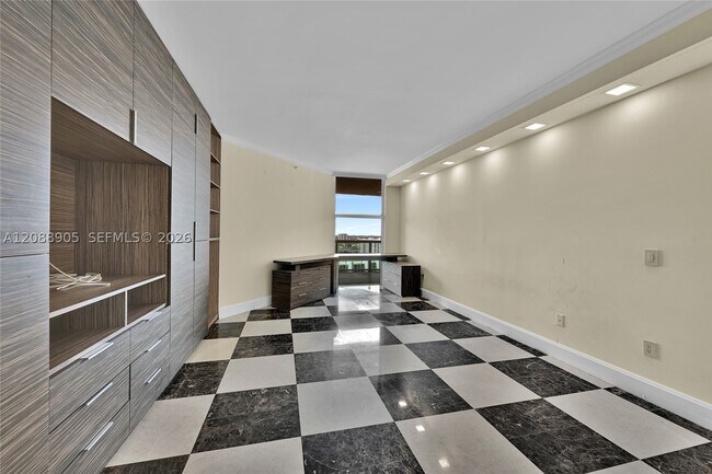 Building Photo - 3370 Hidden Bay Dr